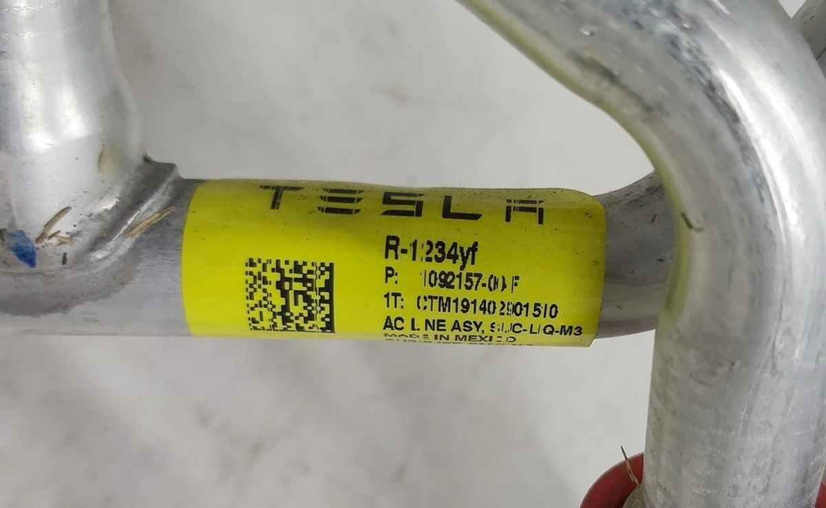 3 Трубопровод кондиционера R1234yf Tesla model 3 1092157-00-F