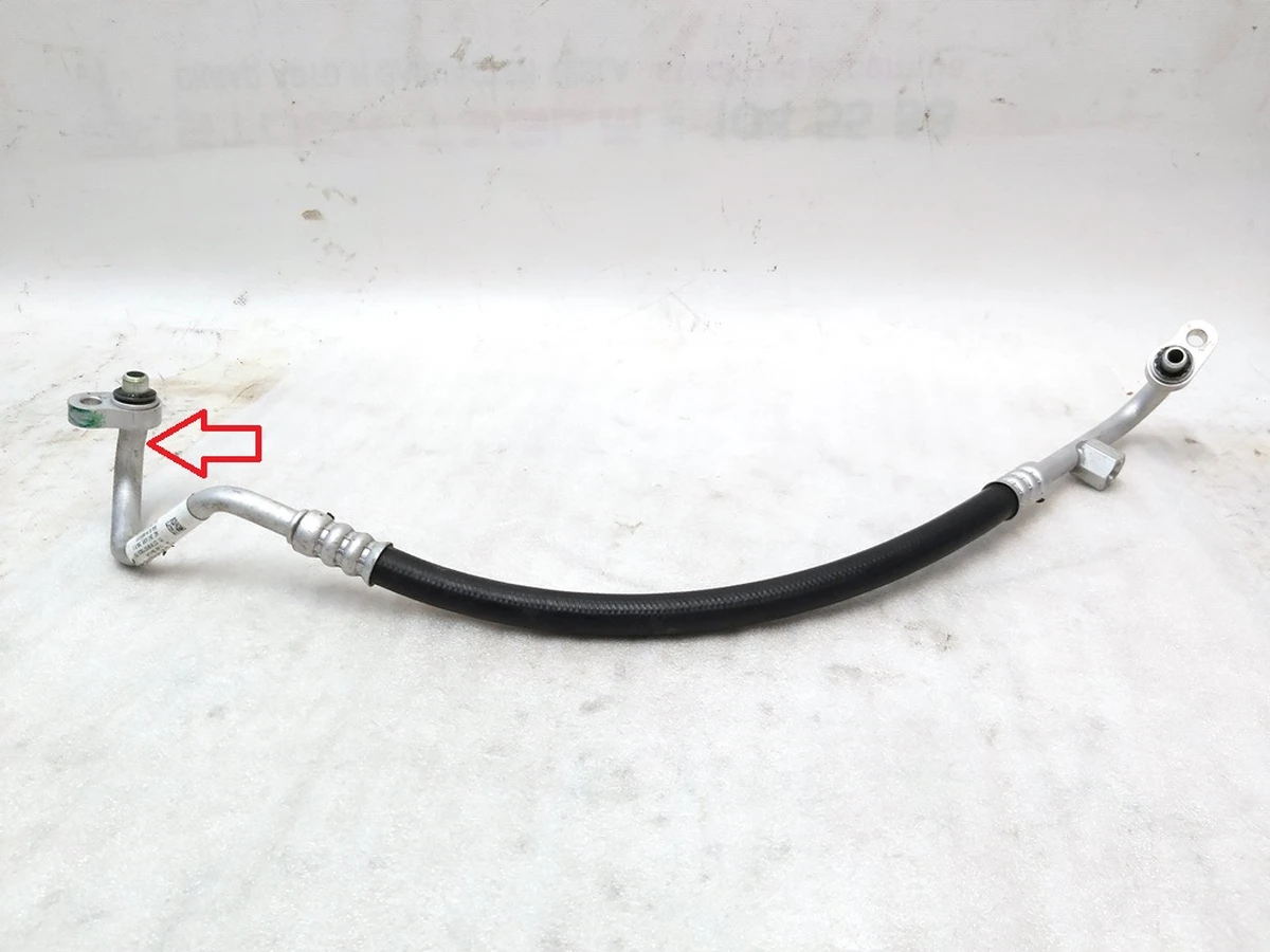 10 Трубопровід кондиціонера випускний Tesla model 3 1092158-00-F