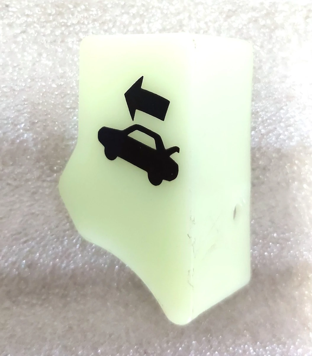 Кнопка кришки замка дверей багажника Tesla model 3 1092308-00-E