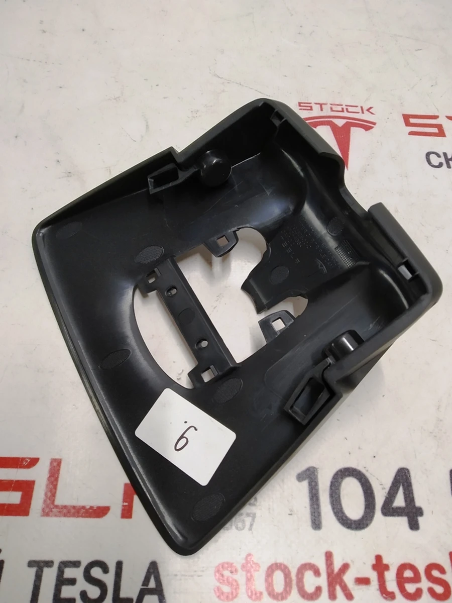 5 Облицювання кронштейна дзеркала заднього виду та камери TRIPLE верхнє Tesla model X 1092605-01-D