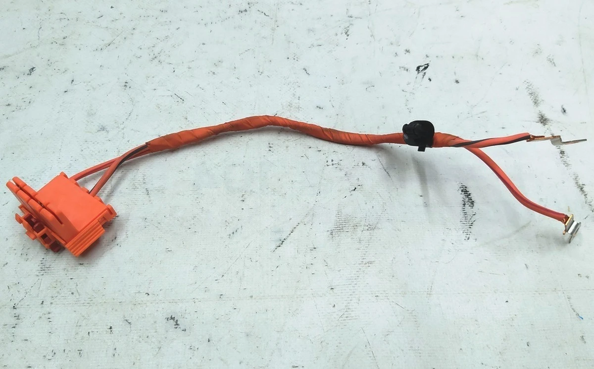 30 Електропроводка високовольтна 240V контактора заряджання основної батареї з роз'ємом у зборі Tesla model 3 model Y 1110933-00-F