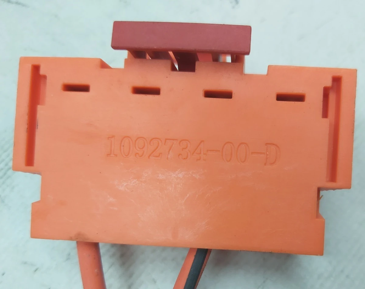 30 Електропроводка високовольтна 240V контактора заряджання основної батареї з роз'ємом у зборі Tesla model 3 model Y 1110933-00-F