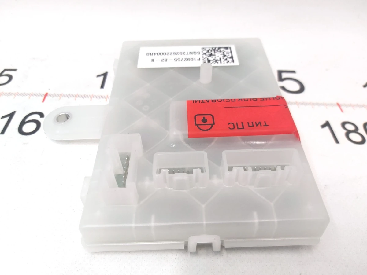 2 CHARGE PORT CONTROLLER - ASSEMBLY - EUROPE STANDARD Tesla Model 3 1092755-82-B