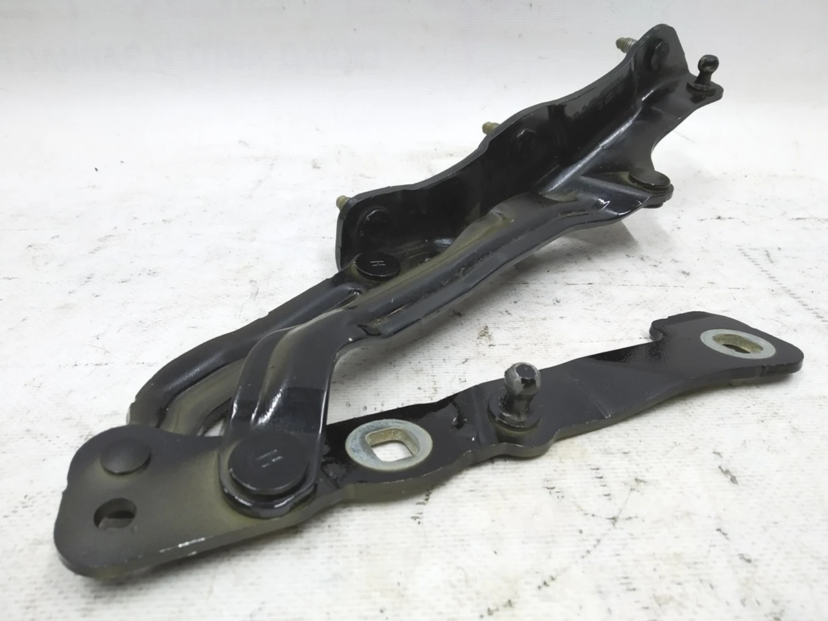 1 Петля крышки багажника левая PBSB Tesla Model 3 1092820-00-D