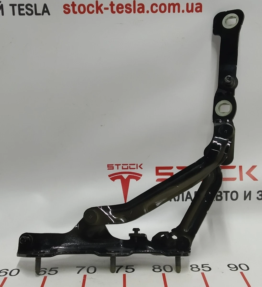 1 Петля крышки багажника левая PBSB Tesla Model 3 1092820-00-E