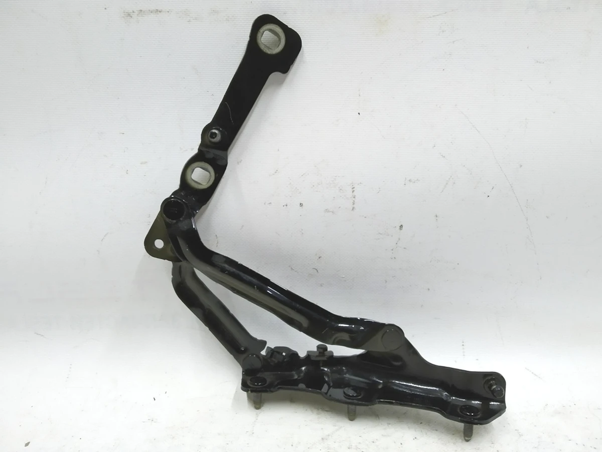 2 Петля крышки багажника правая PBSB Tesla Model 3 1092821-00-D