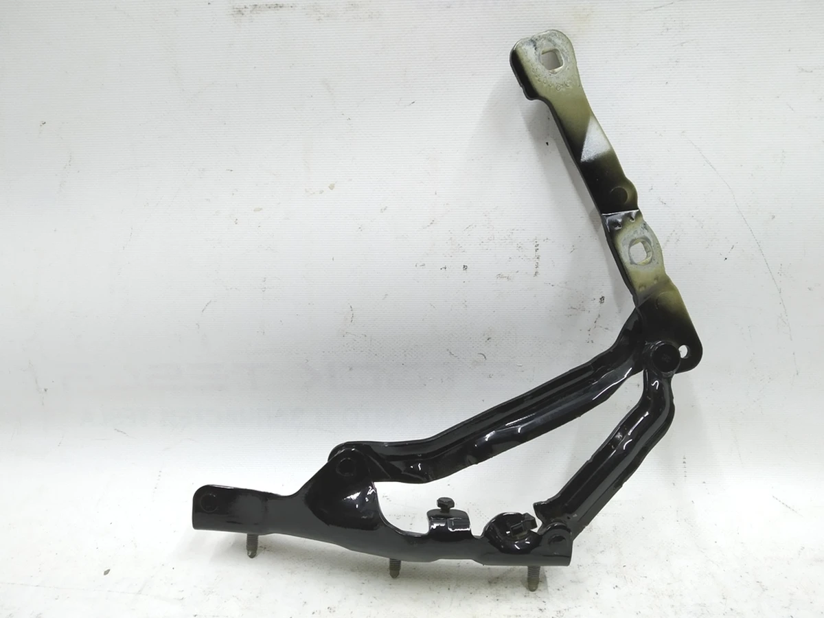 2 Петля крышки багажника правая PBSB Tesla Model 3 1092821-00-D