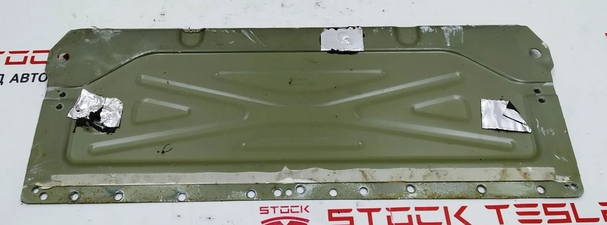 Body panel bottom center front Tesla model 3 1073828-S0-B