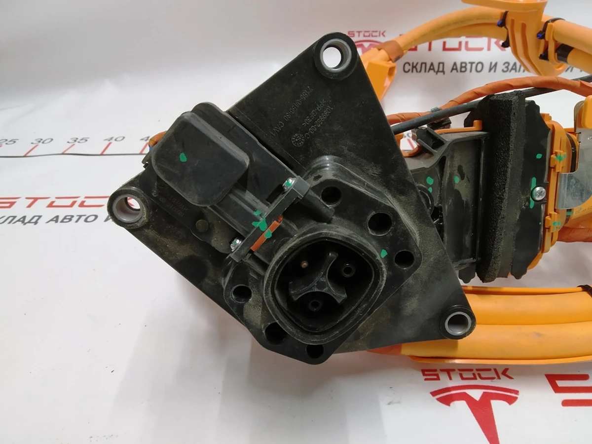 1 Порт зарядки с высоковольтным кабелем (в сборе) GEN3 Tesla model 3 1449495-10-E