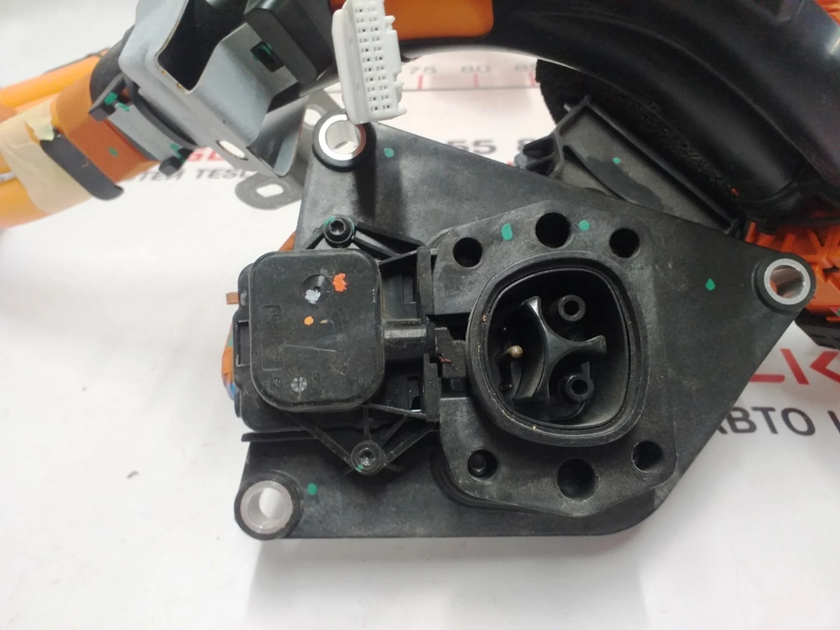 1 Charging port with high voltage cable (assembly) GEN3 Tesla model 3 1449495-10-E