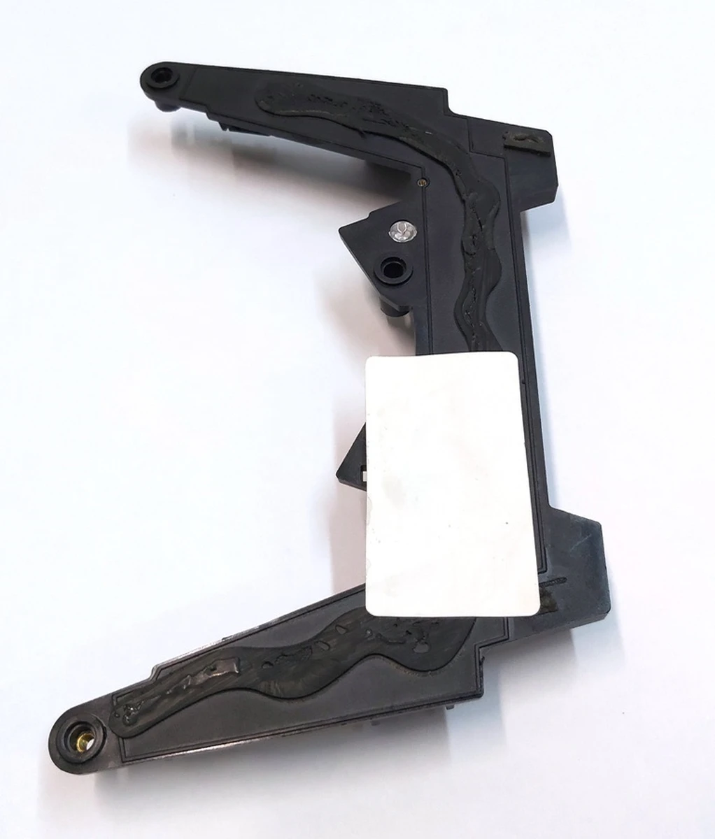 Кронштейн кріплення камери TRIPLE без пружинки Tesla model S REST 1093385-00-B