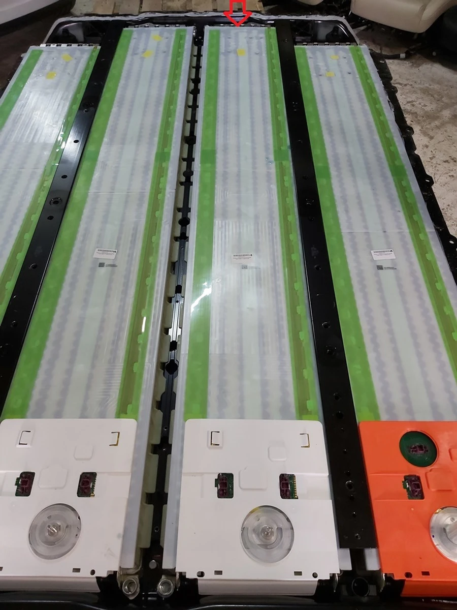 Main Battery Module Mid Range Tesla model 3 1104428-00-N