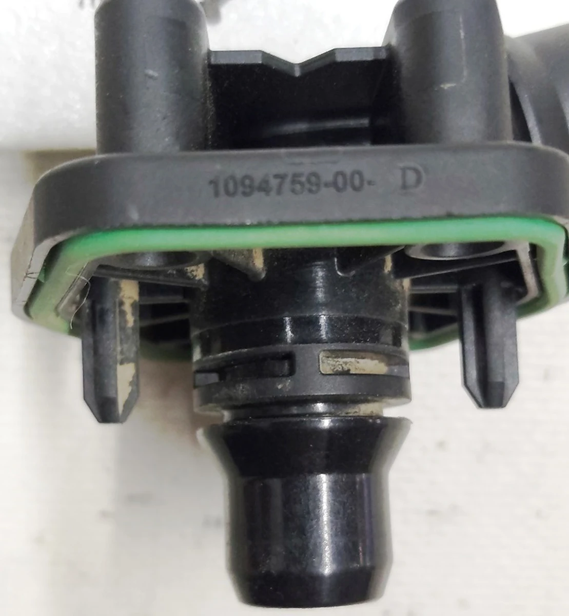 Main battery cooling system pipe adapter Tesla Model 3, Model Y 1094759-00-D