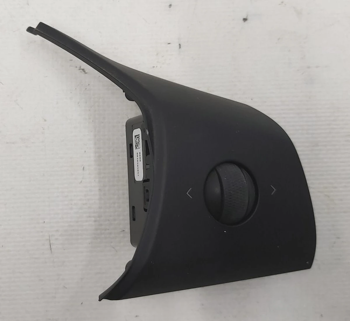 6 Кнопка переключения (на руле) правая Tesla Model 3, Model Y 1583976-00-A