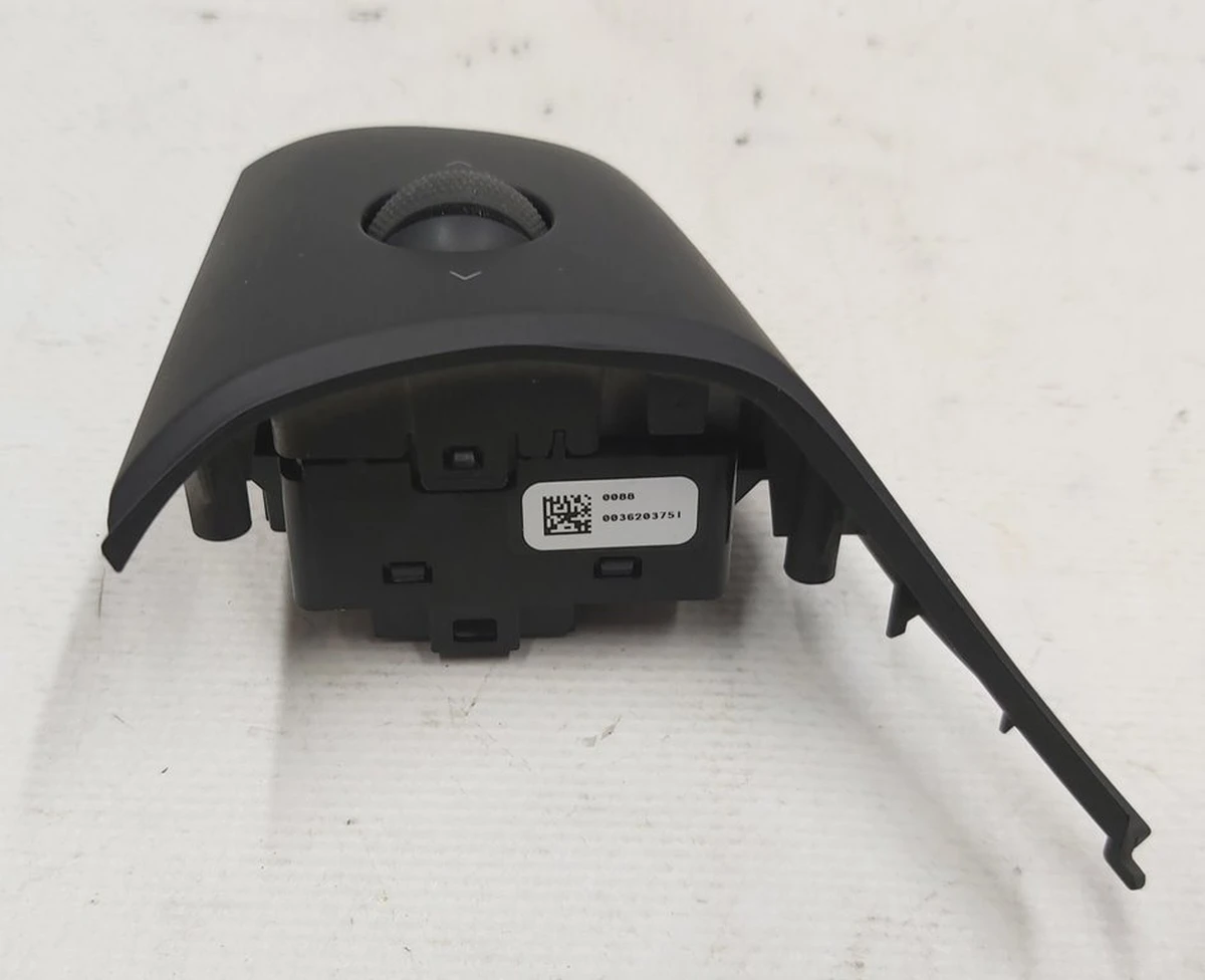 5 Кнопка перемикання (на кермі) ліва Tesla Model 3, Model Y 1583975-00-A