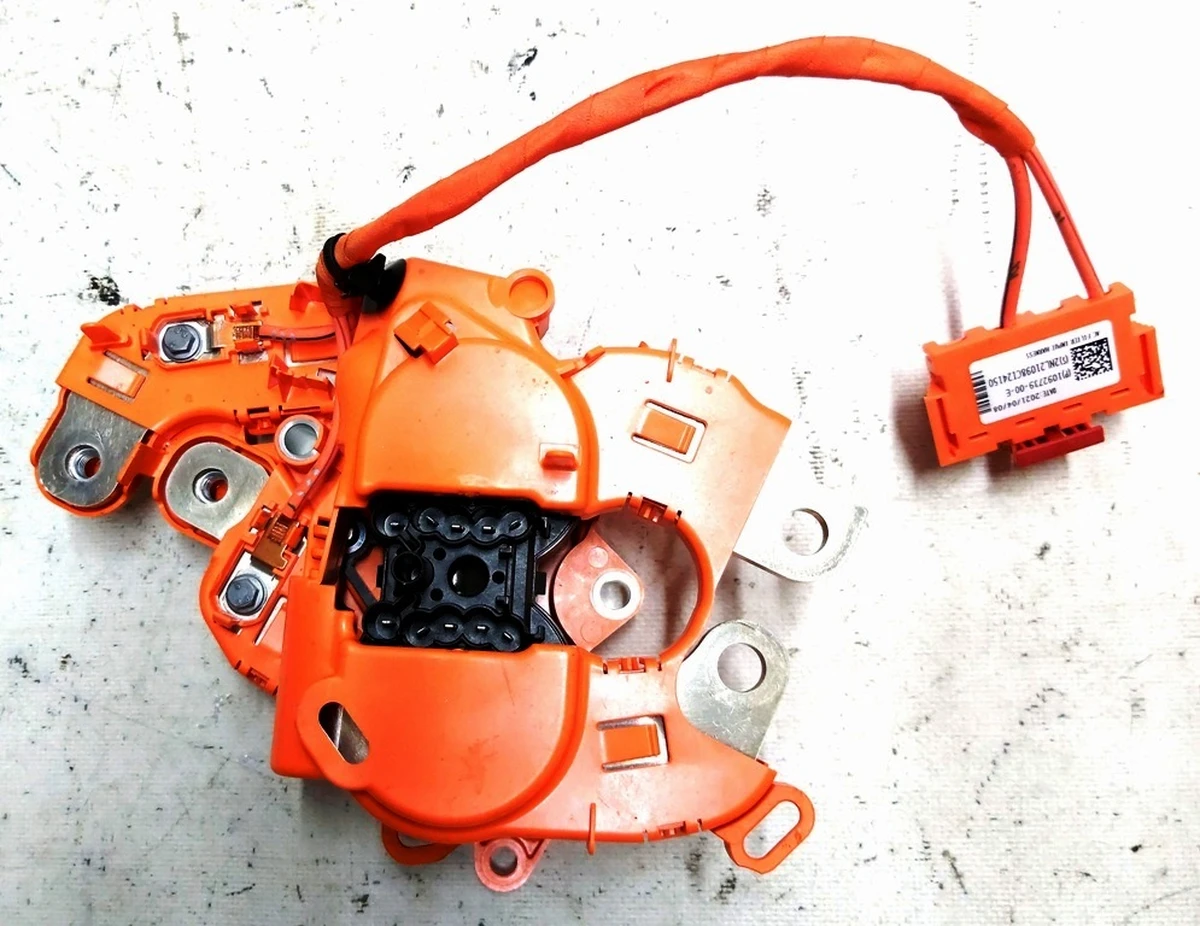 Контактор зарядки основної батареї здвоєний LR у зборі Tesla model Y 1095145-00-J