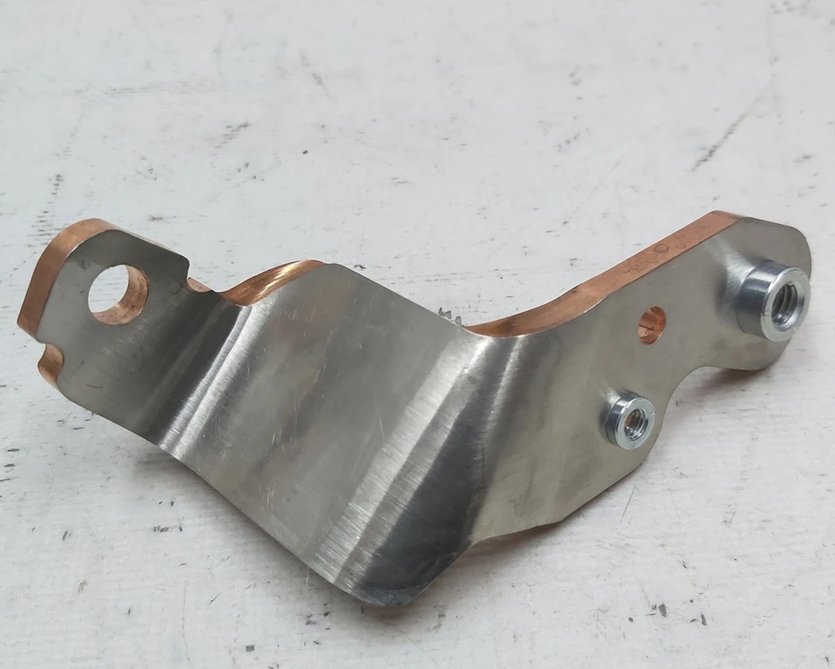 Bus high voltage contactor charging the main battery Tesla model 3 1095145-00-J