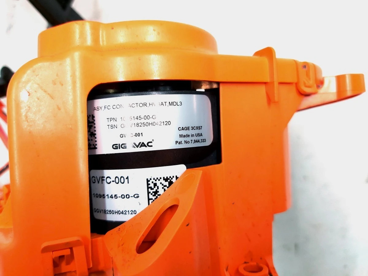 5 Контактор заряджання основної батареї здвоєний у зборі Tesla model 3 1118833-10-C