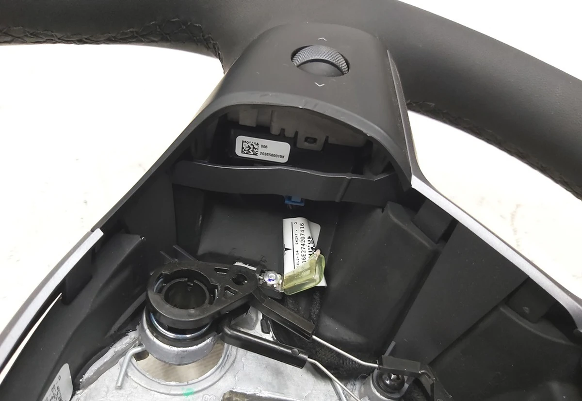 1 Колесо рульове в зборі PREMIUM без підігріву Tesla model 3 1095222-00-N