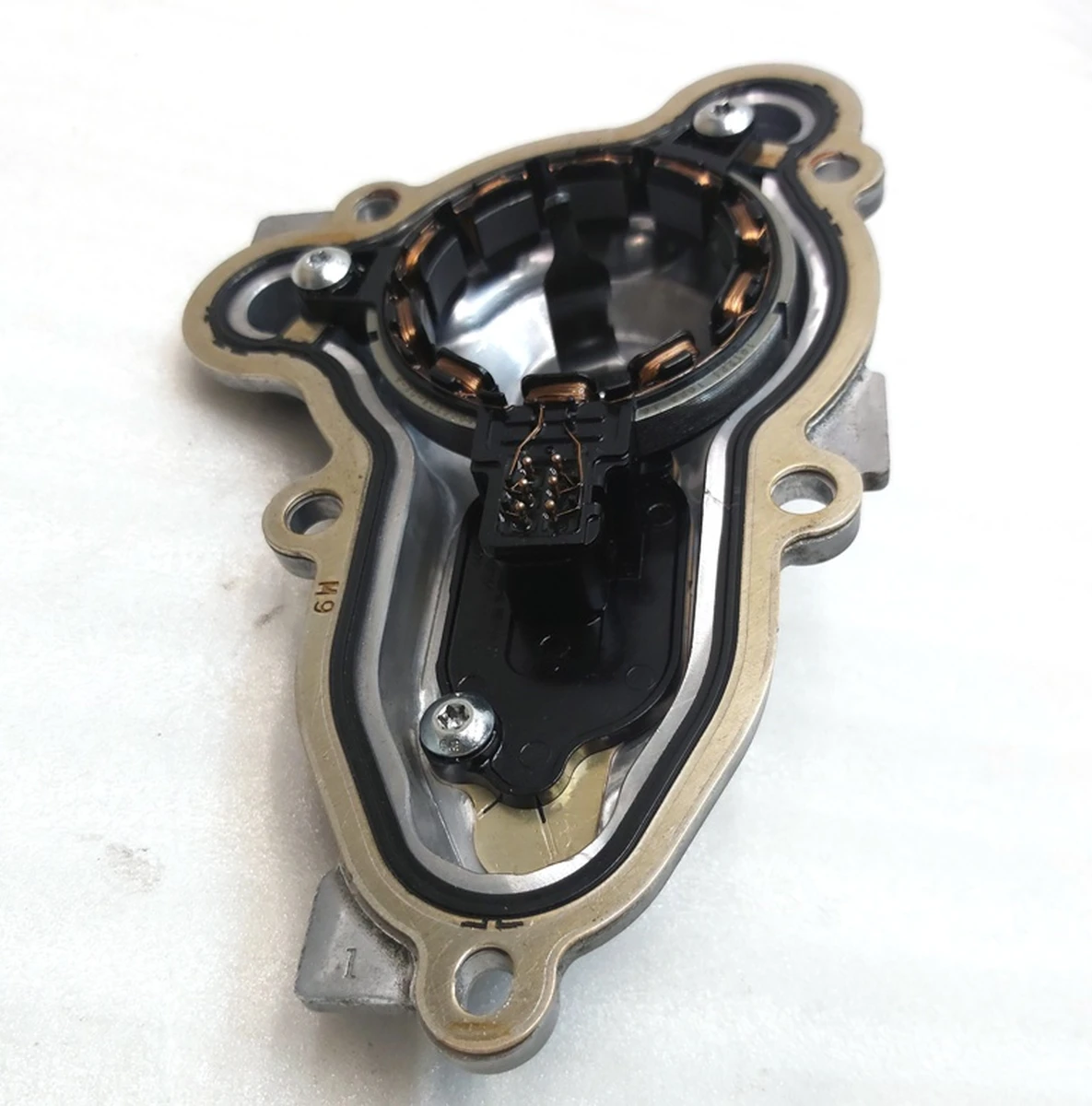 4 Кришка резольвера двигуна заднього переднього (у зборі) Tesla Model 3, Model Y 1092145-00-D