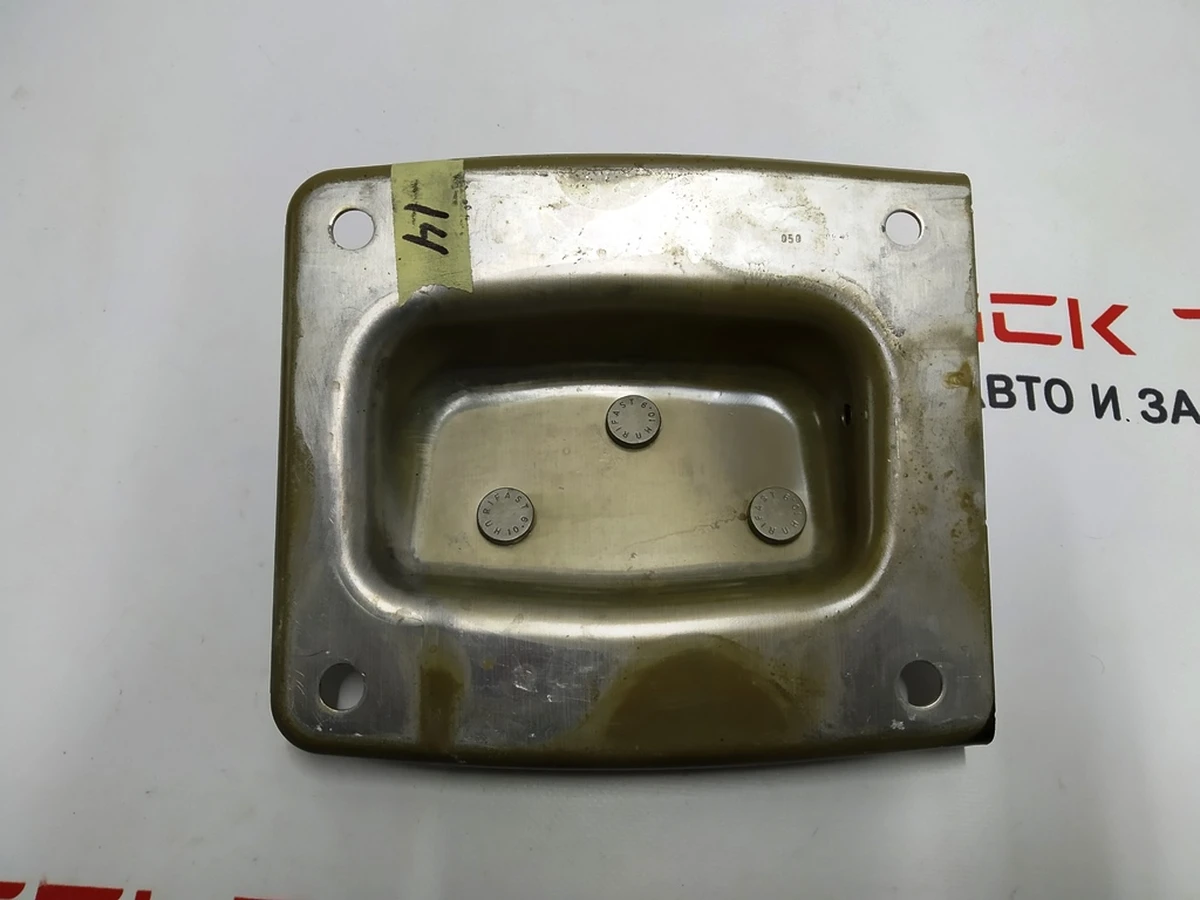 Кронштейн-напрямна підсилювач заднього бампера права Tesla model 3 1095314-00-C