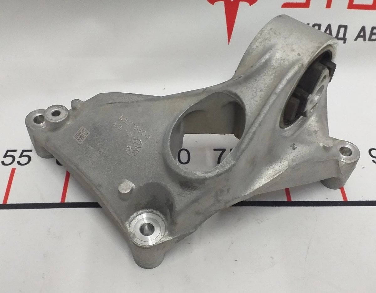 3 Кронштейн кріплення заднього двигуна Tesla Model S Feb 2021, Model X Mar 2021, Model 3, Model 3 Jan 2024, Model Y 1095337-00-D