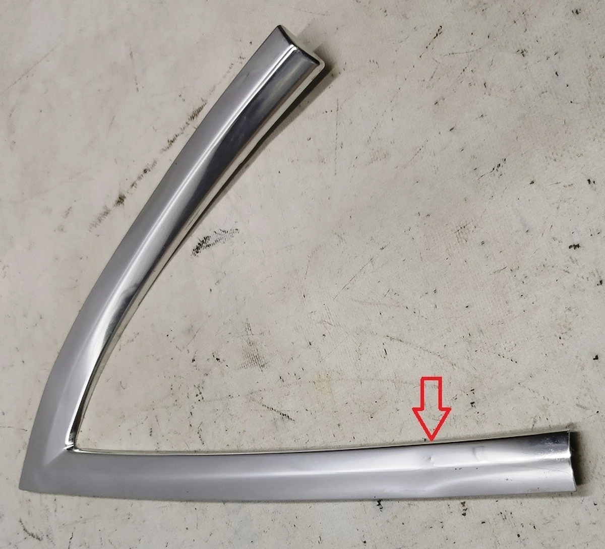 3 Молдинг хром стекла крыла заднего левого (форточки) с повреждением Tesla model 3 1095498-00-A