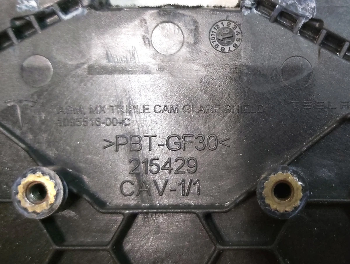 6 ASM, MX TRIPLE CAM GLARE SHIELD Tesla model X 1095516-00-G