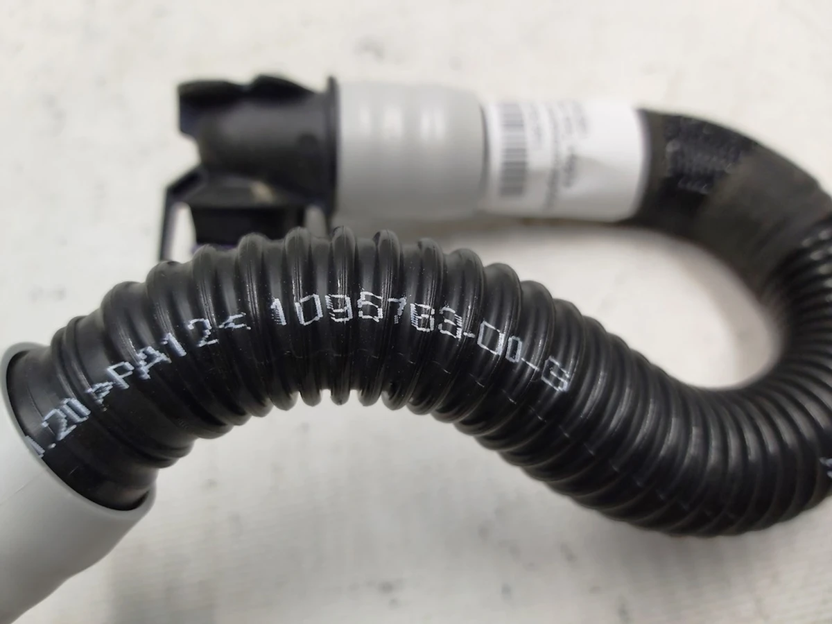 18 ASY,HOSE,INLET,PCS, Tesla Model 3, Model Y 1095763-00-G