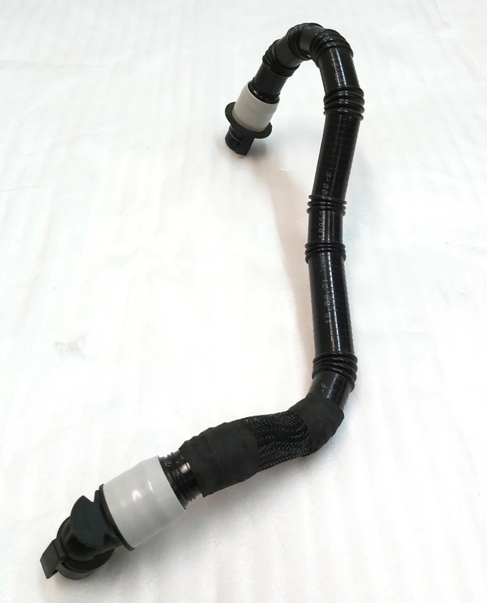 25 Патрубок охолодження пентхауса випускний Tesla model 3, model Y 1095766-00-F