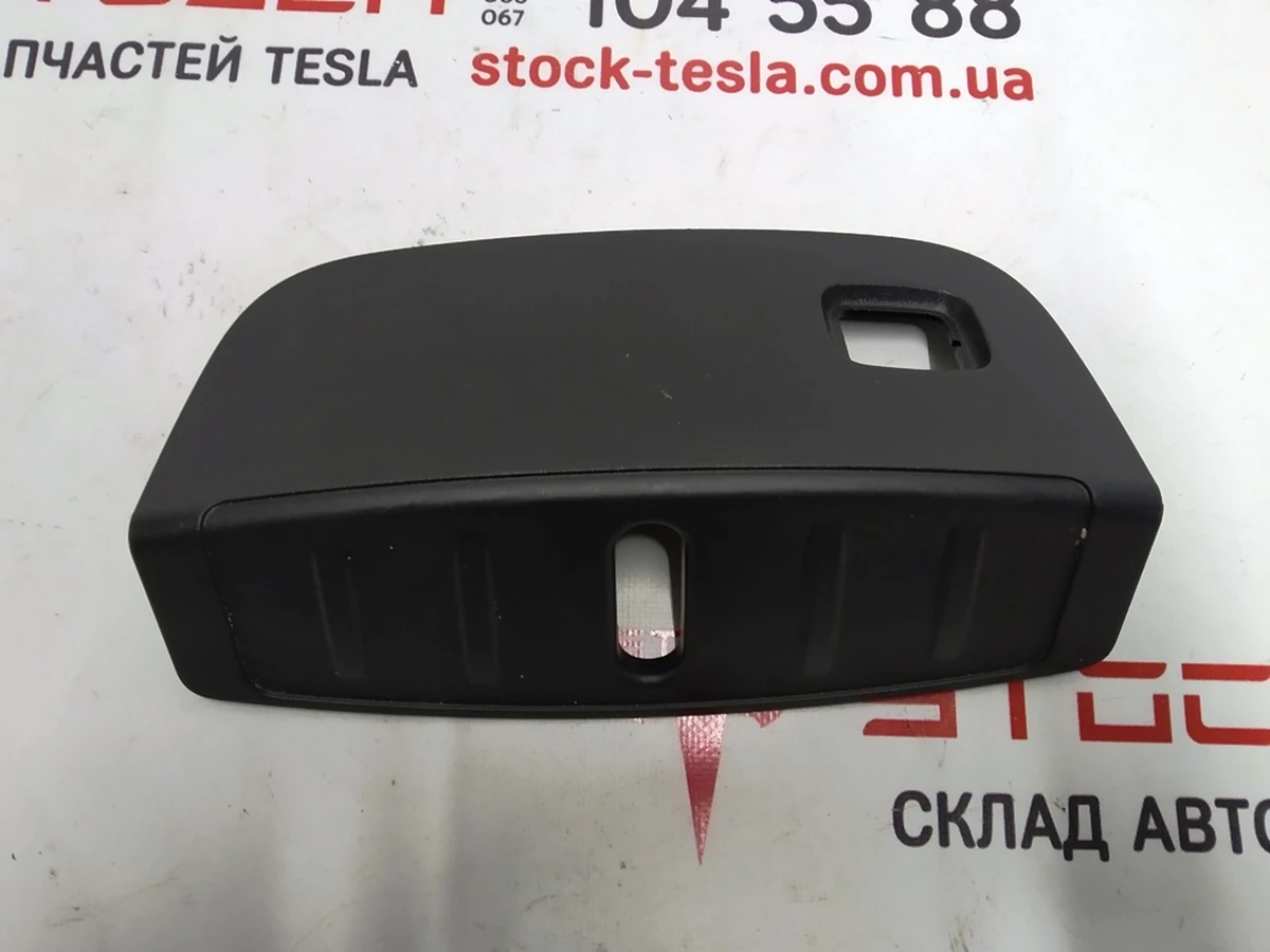 9 Панель замку подкапотного боксу NEW Tesla model 3 1095858-00-D