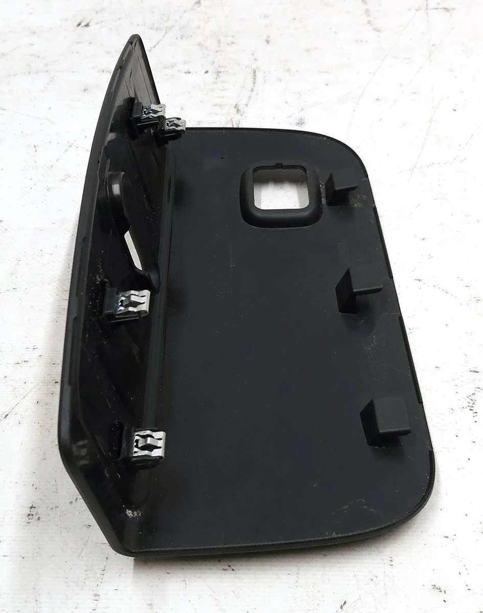 9 Панель замка подкапотного бокса Tesla model 3 1095858-00-D, 1555579-00-B