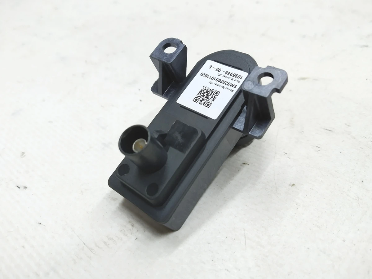 1 Камера заднього виду Tesla Model 3, Model Y 1095949-00-E