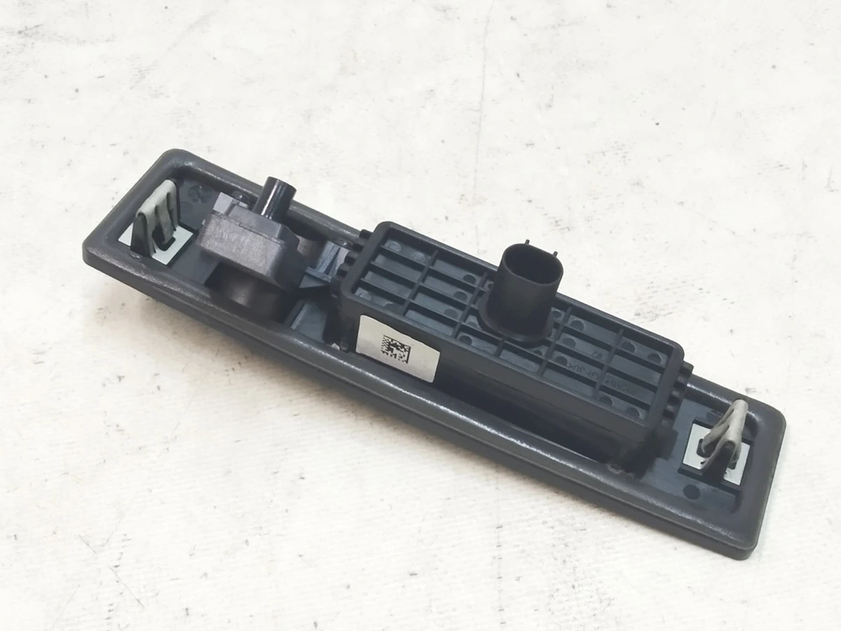 1 Trunk handle with camera assembly Tesla Model 3 1095949-00-E