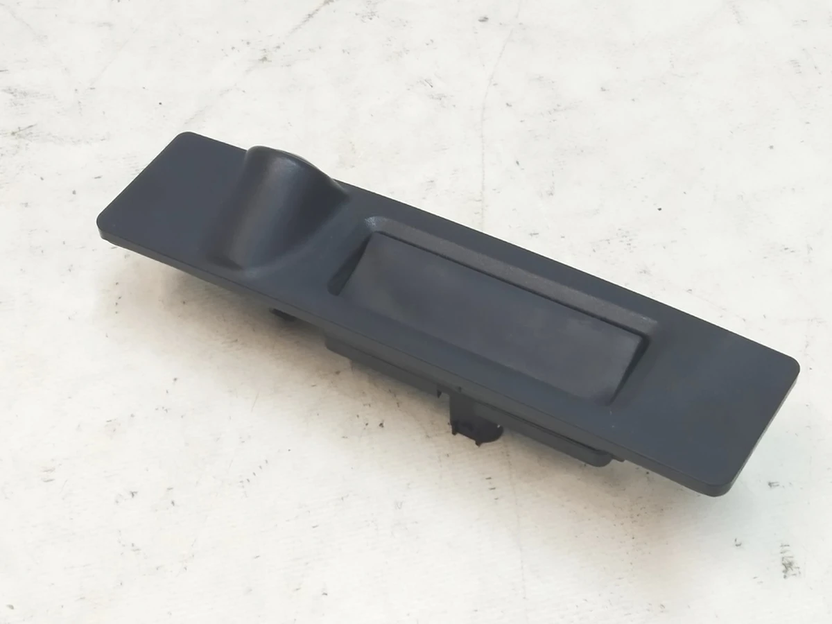 1 Trunk handle with camera assembly Tesla Model 3 1095949-00-E