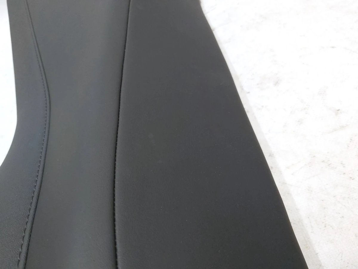 2 Seat cushion 2nd row left PUR BLK damaged Tesla model 3 1096027-01-I