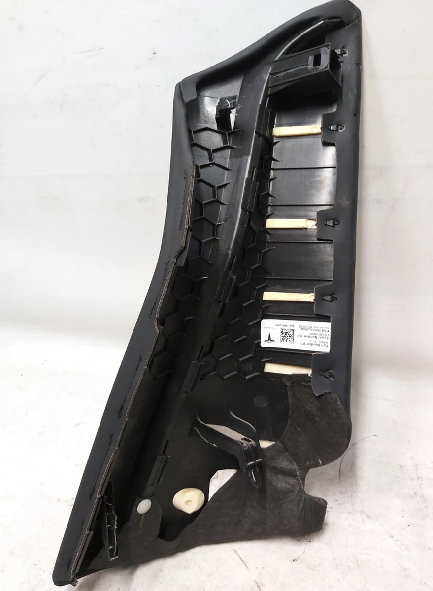 2 Seat cushion 2nd row left PUR BLK damaged Tesla model 3 1096027-01-I