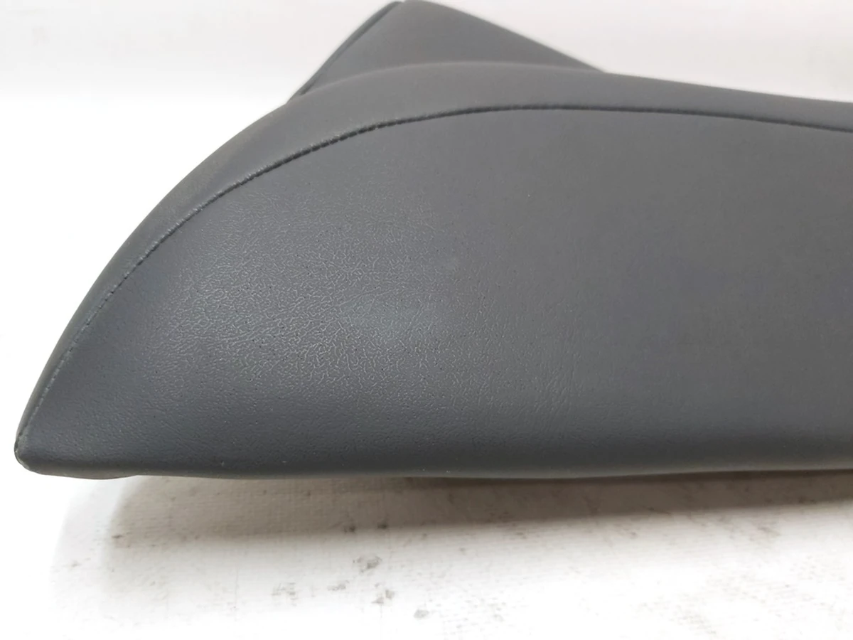 2 Seat cushion 2nd row left PUR BLK damaged Tesla model 3 1096027-01-I