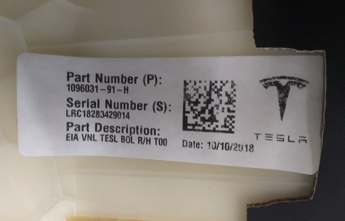 1 Подушка сидіння 2-го ряду права (PUR BLK) Tesla model 3 1096031-01-I