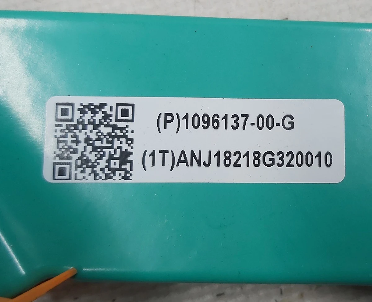 Bus high-voltage main battery with insulator Tesla model 3 1096137-00-G