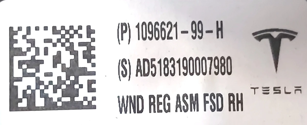 2 Стеклоподъемник передний правый Tesla model 3 1096621-14-J