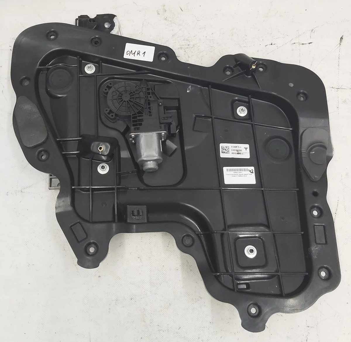 3 Склопідйомник задній лівий Tesla model 3 1096622-00-K