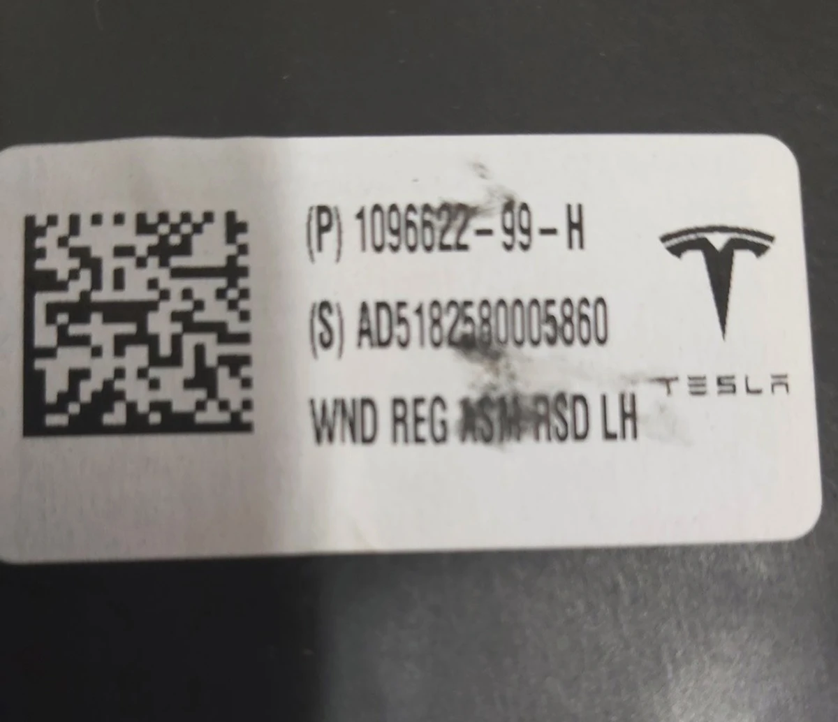 3 Склопідйомник задній лівий Tesla model 3 1096622-00-K