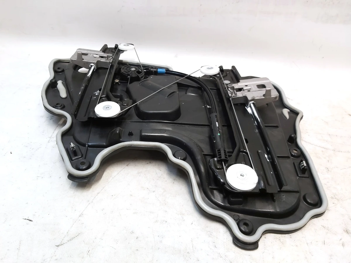 3 Склопідйомник задній правий Tesla model 3 1096623-98-L