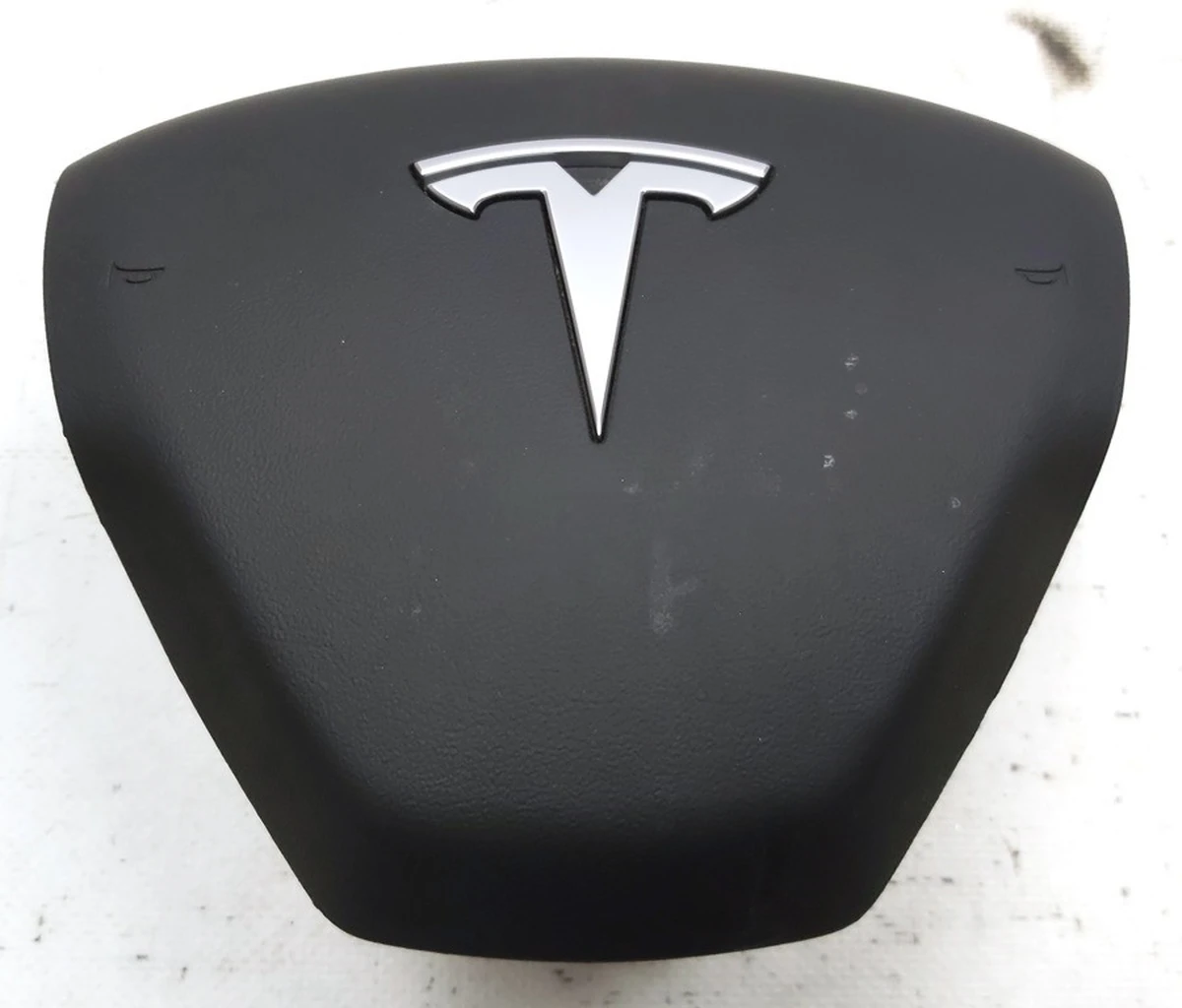 1 Подушка безпеки водія у зборі Tesla model 3 1508347-00-C