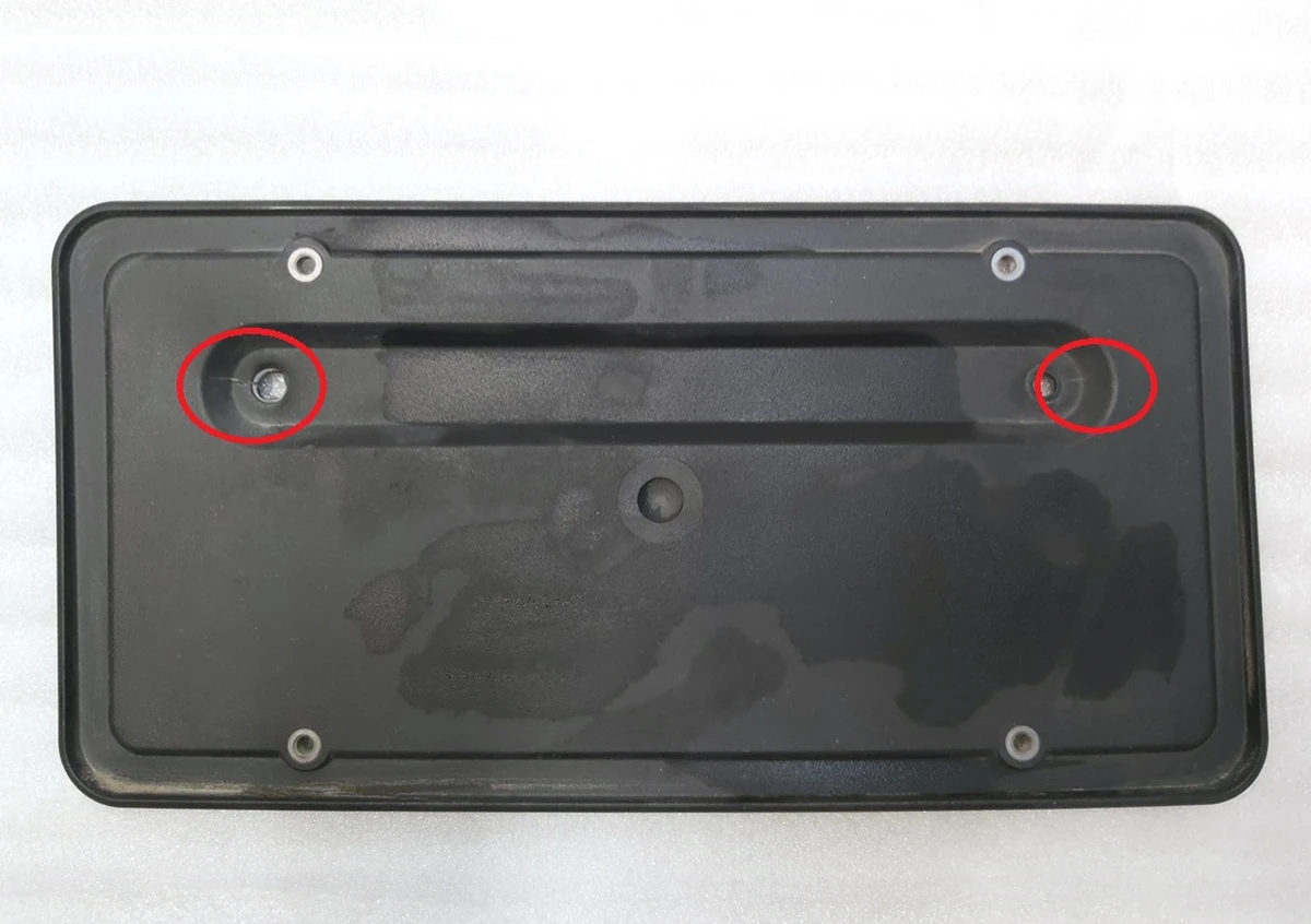 2 REAR LICENSE PLATE BRACKET - NORTH AMERICA Tesla Model 3, Model 3 Jan 2024, Model Y 1096844-00-B