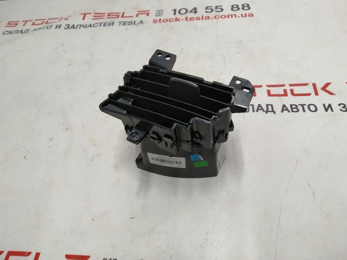 3 Повітропровід центральної панелі лівий водій Tesla model X S REST 1096877-00-B