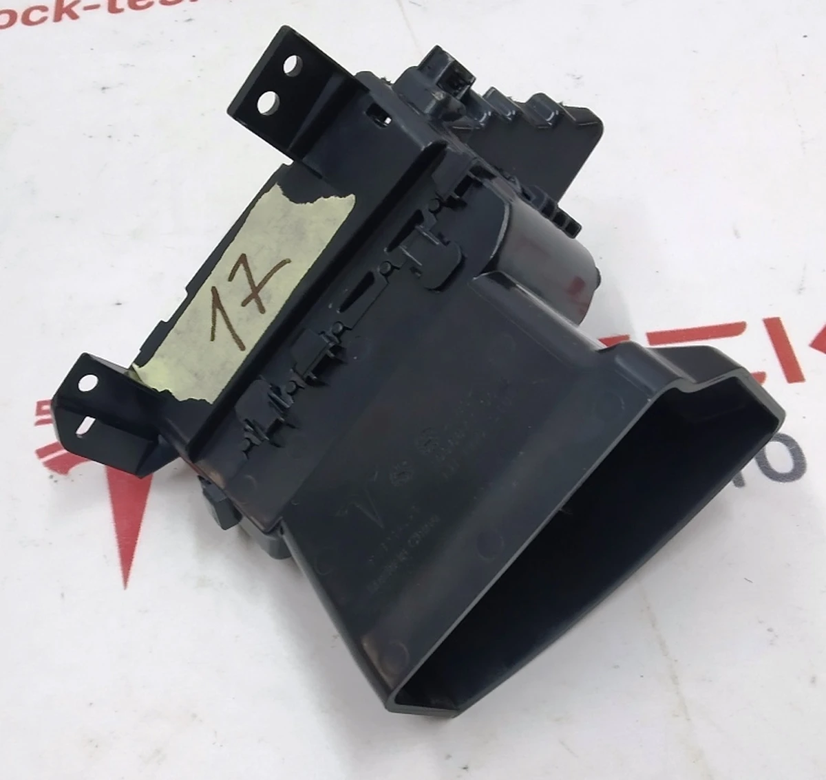 5 Воздуховод центральной панели водительский левый Tesla model X, S, REST 1096877-00-B