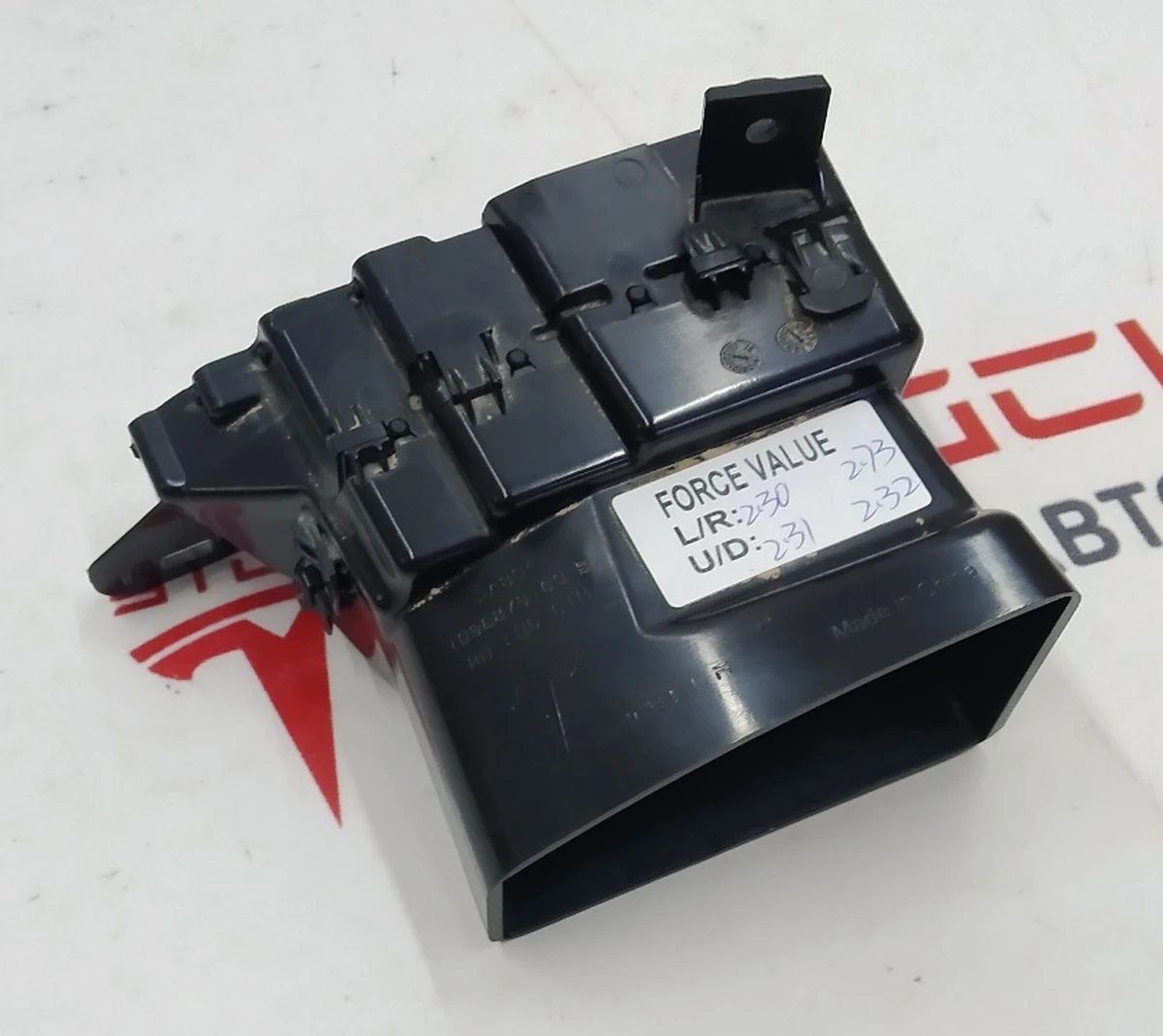 7 Повітропровід центральної панелі пасажирський лівий Tesla model X, S, REST 1096879-00-B