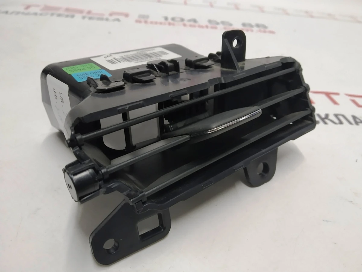 9 Повітропровід центральної панелі пасажирський правий Tesla model X S REST 1096880-00-B